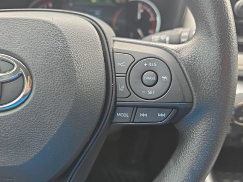 Used 2025 Toyota RAV4 XLE w/ Convenience Package image 18