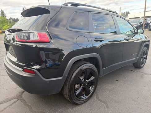 Used 2023 Jeep Cherokee Altitude Lux AWD/4WD image 4