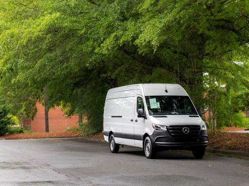 Used 2022 Mercedes-Benz Sprinter 2500 image 37