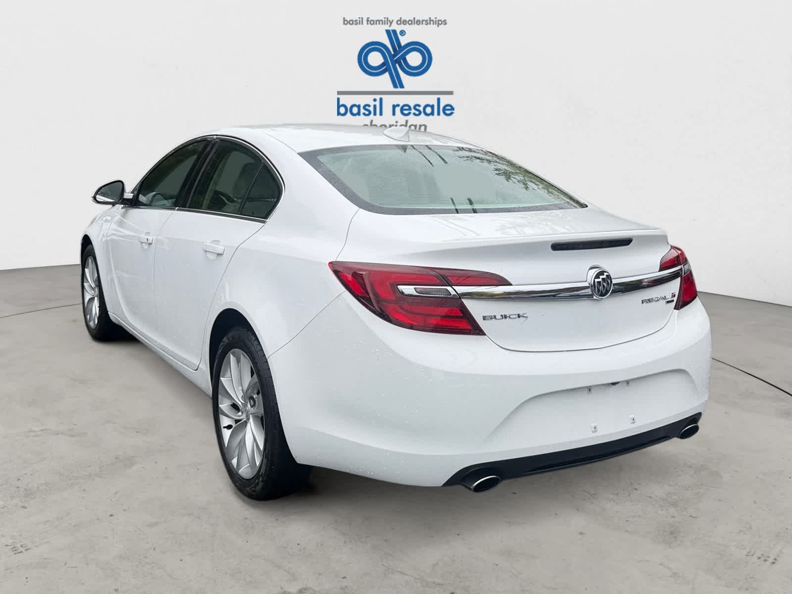 Used 2017 Buick Regal AWD image 4