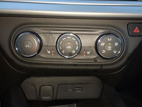 Used 2024 Chevrolet Trax RS w/ Driver Confidence Package image 18