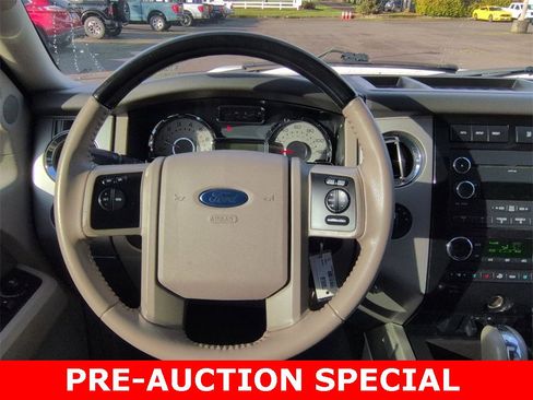 Used 2014 Ford Expedition Limited image 14