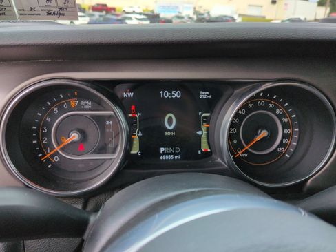 Used 2020 Jeep Gladiator Sport w/ Quick Order Package 24S AWD/4WD image 11