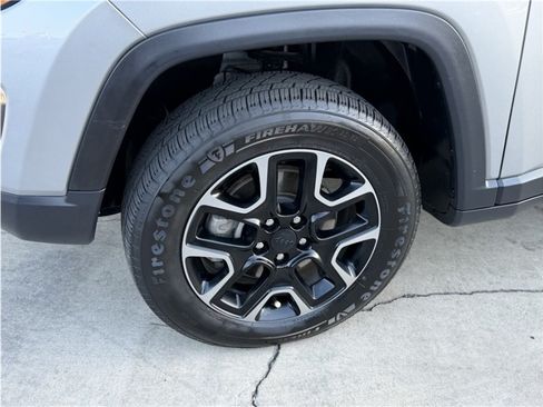 Used 2019 Jeep Compass Trailhawk w/ Leather Interior Group AWD/4WD image 10