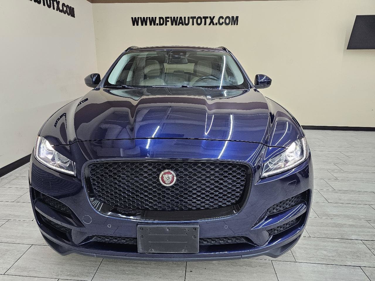 Used 2018 Jaguar F-PACE Prestige AWD/4WD image 3
