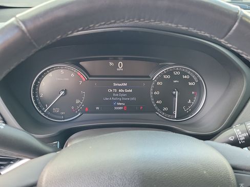 Used 2023 Cadillac XT4 Premium Luxury FWD image 26