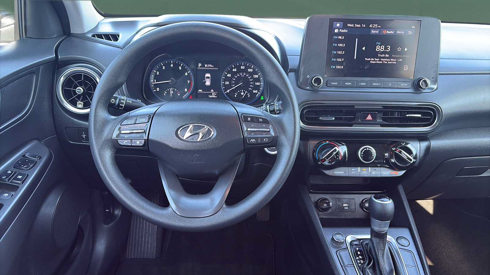 Used 2023 Hyundai Kona SEL AWD/4WD image 20