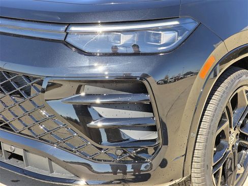 New 2026 Volkswagen Tiguan SE R-Line image 6