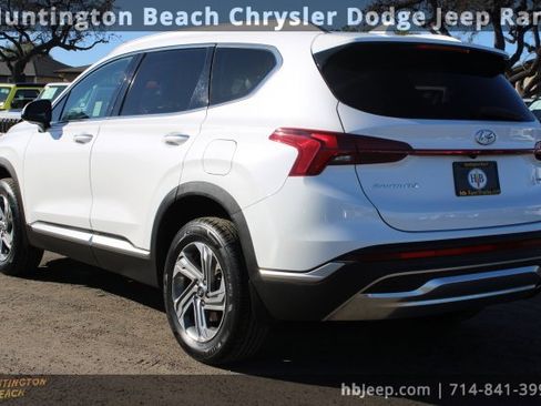 Used 2022 Hyundai Santa Fe SEL w/ Convenience + Premium Package image 3
