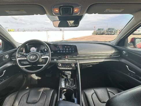 Used 2025 Hyundai Elantra Limited FWD image 22