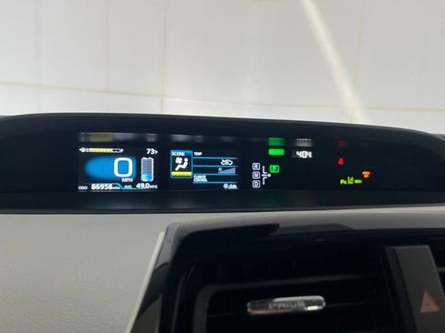 Used 2017 Toyota Prius Two w/ Prius Two Safety Plus Package FWD image 63