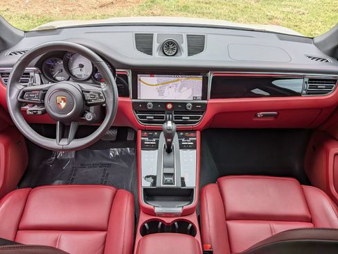 Certified 2025 Porsche Macan S AWD/4WD image 21