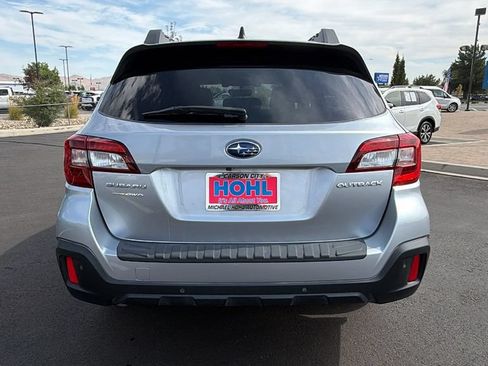 Used 2018 Subaru Outback 2.5i Limited AWD/4WD image 4