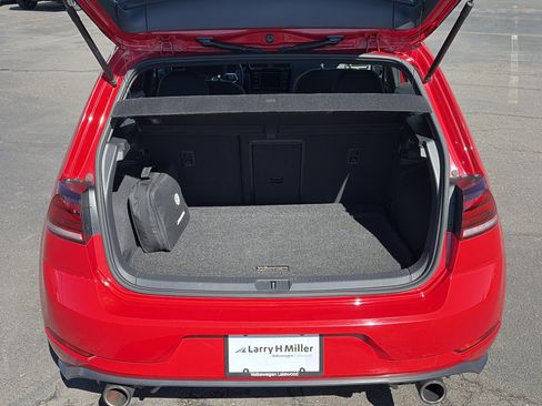 Used 2018 Volkswagen Golf 4-Door image 25