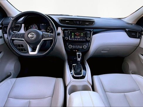 Used 2022 Nissan Rogue Sport SL w/ Premium Package image 9