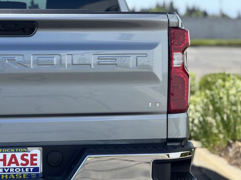 New 2026 Chevrolet Silverado 1500 LT w/ Z71 Off-Road Package AWD/4WD image 8