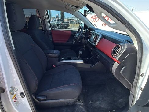 Used 2018 Toyota Tacoma SR5 image 26