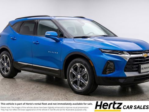Used 2025 Chevrolet Blazer LT FWD image 1