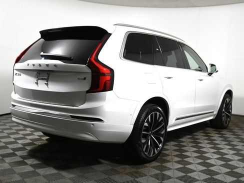 Used 2025 Volvo XC90 B5 Plus w/ Protection Package Premier image 7