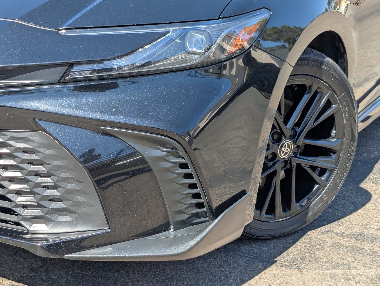 Used 2025 Toyota Camry SE FWD image 10