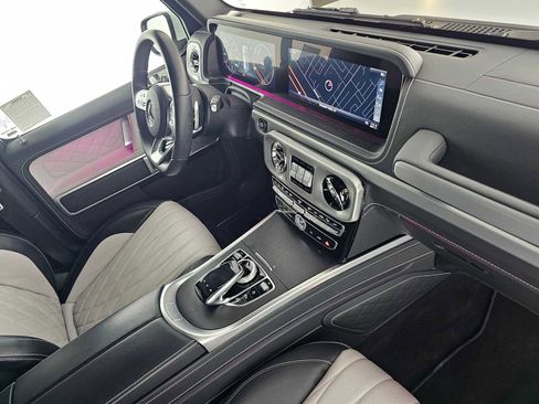 Used 2024 Mercedes-Benz G 550 image 12