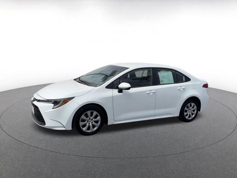 Used 2025 Toyota Corolla LE FWD image 7