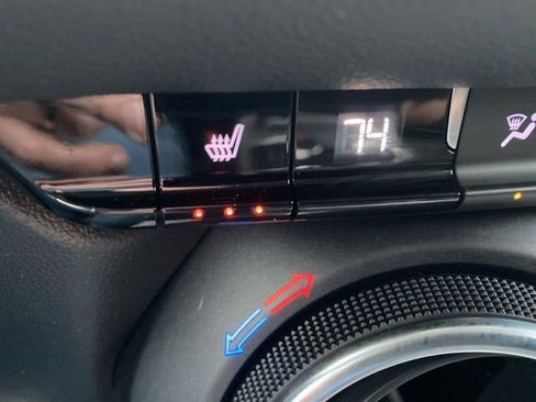 Used 2025 Chevrolet Blazer LT w/ Sound & Technology Package image 13