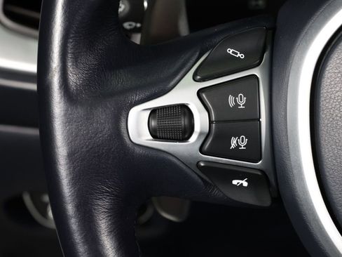 Used 2019 Aston Martin DB11 Volante image 35