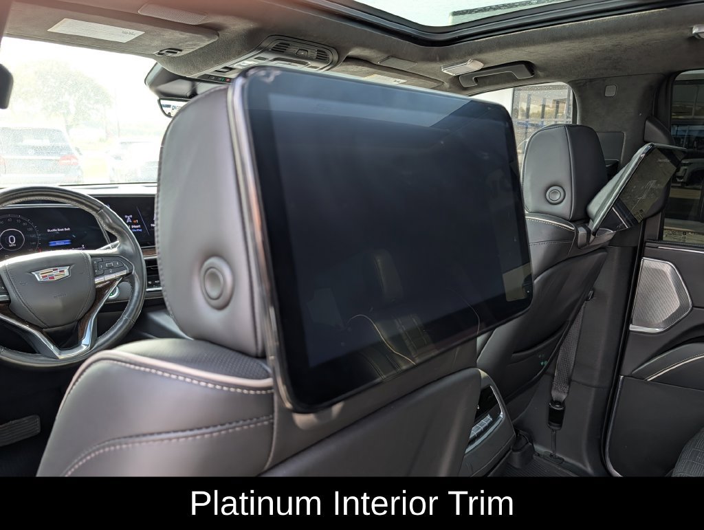 Used 2022 Cadillac Escalade Premium Luxury Platinum w/ Heavy-Duty Trailer Package AWD/4WD image 30
