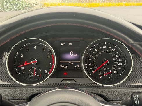 Used 2016 Volkswagen GTI SE w/ Lighting Package (SEL) FWD image 9