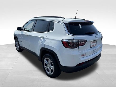 Used 2024 Jeep Compass Latitude image 5