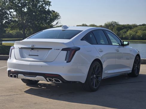New 2026 Cadillac CT5 V image 4