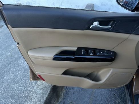 Used 2017 Kia Sportage SX image 10