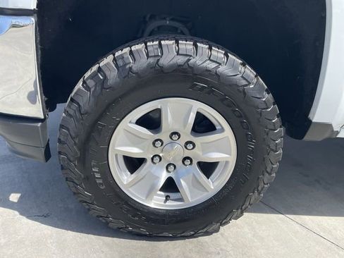 Used 2019 Chevrolet Silverado 1500 LT AWD/4WD image 30