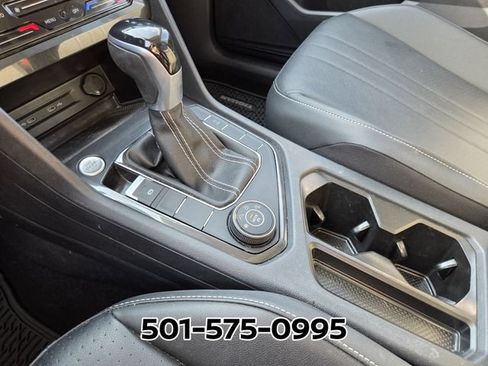 Used 2023 Volkswagen Tiguan SE AWD/4WD image 27