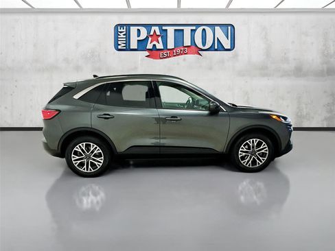 Used 2020 Ford Escape SEL image 8