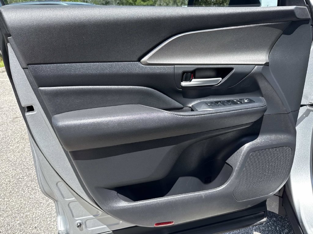 Used 2025 Toyota Grand Highlander FWD image 22