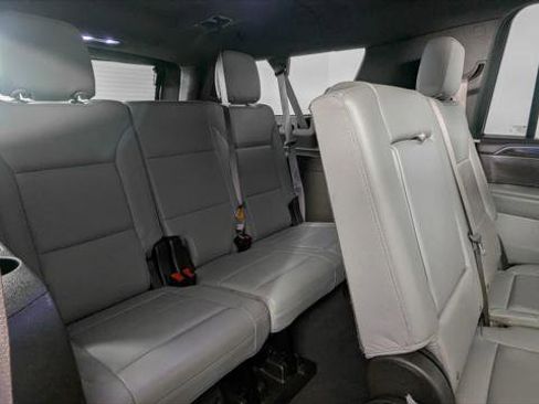 Used 2021 Chevrolet Suburban LT image 23