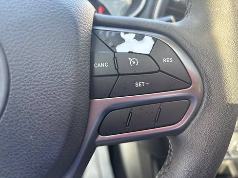 Used 2020 Jeep Cherokee Latitude Plus FWD image 47