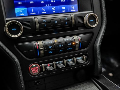 Used 2021 Ford Mustang Shelby GT500 w/ Carbon Fiber Track Pack image 75