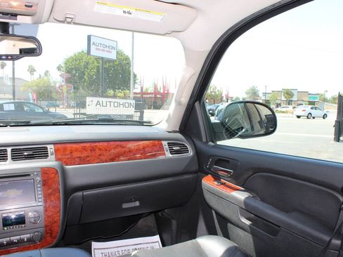 Used 2013 Chevrolet Tahoe LTZ AWD/4WD image 20