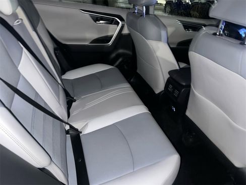 Used 2024 Toyota RAV4 Limited image 22