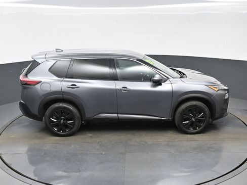 Used 2021 Nissan Rogue SV image 39