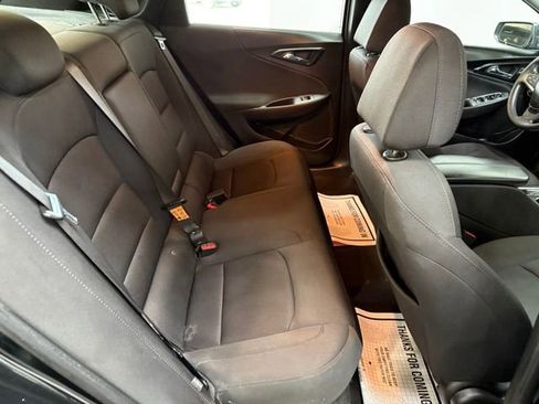 Used 2020 Chevrolet Malibu LT image 30