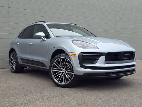 Certified 2026 Porsche Macan AWD/4WD image 13