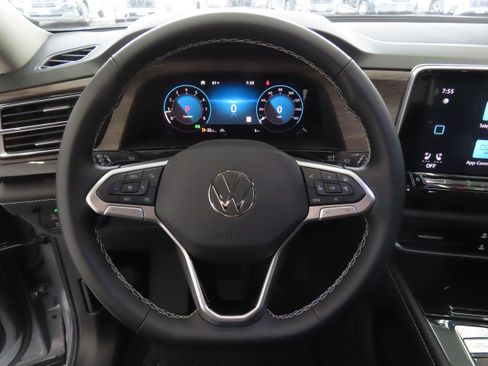 New 2025 Volkswagen Atlas SEL image 16