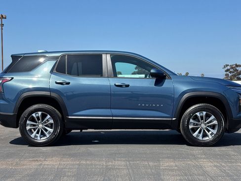 New 2025 Chevrolet Equinox LT image 3