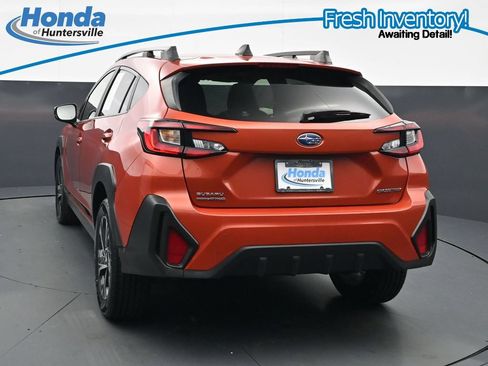 Used 2025 Subaru Crosstrek 2.5i Premium AWD/4WD image 8