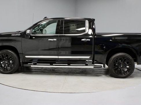 Used 2025 Chevrolet Silverado 1500 High Country w/ Technology Package image 10