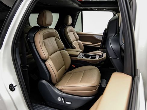 Used 2025 Lincoln Navigator L Black Label AWD/4WD image 47